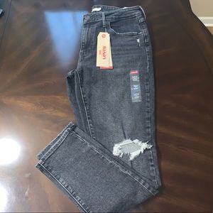 Gray High Rise Levi’s Skinny Jeans| 14 M| W32 L30